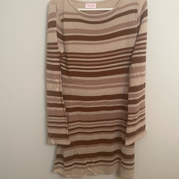 Pink & Brown Bell Sleeve Sweater Dress | Pink Lily - Picture 2 of 7